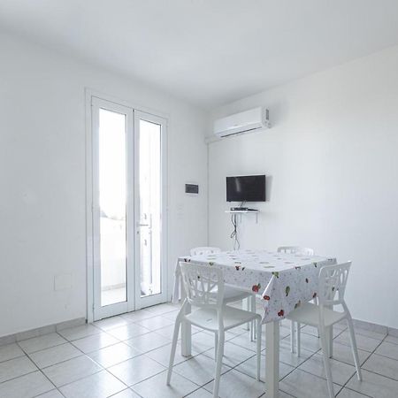 Bilocale Climatizzato Con Vista Panoramica Appartement Ugento Buitenkant foto